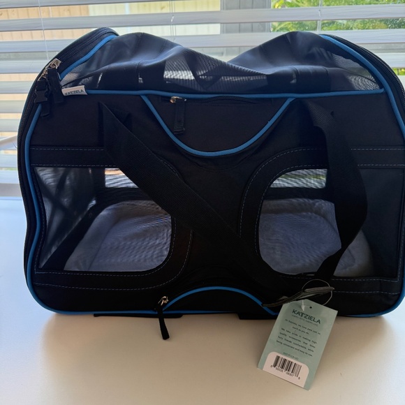 Katziela Luxury Rider Pet Carrier with Removable Wheels Double Telescopic Handle - Picture 6 of 15